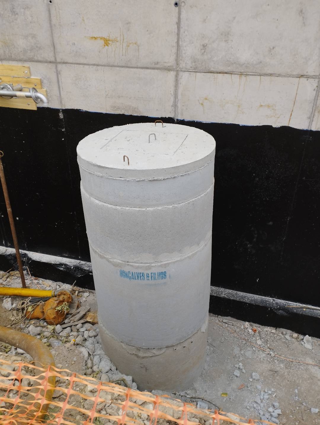 Arqueta de hormigón instalada