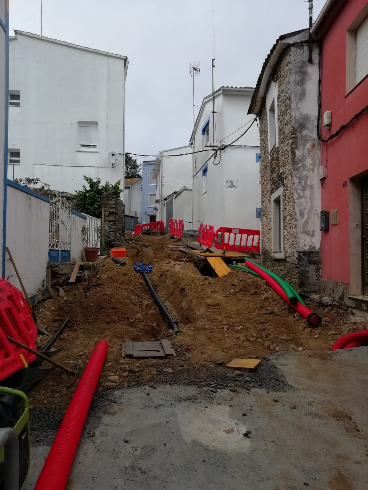 Canalización y saneamiento en vía urbana